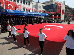Tüm yurtta 30 Ağustos Zafer Bayramı coşkusu yaşanıyor.