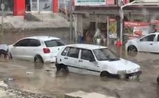 Antalya, İzmir ve Çanakkale’de Sağanak Yağış Hayatı Felç Etti