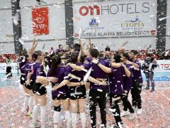 alanya’da voleybol heyecanı sona erdi: iki takım sultanlar ligi’ne yükseldi